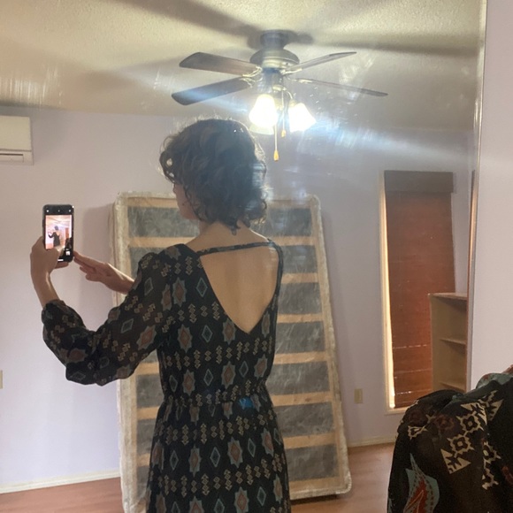 Long sleeve geometric dress - medium - Picture 2 of 3